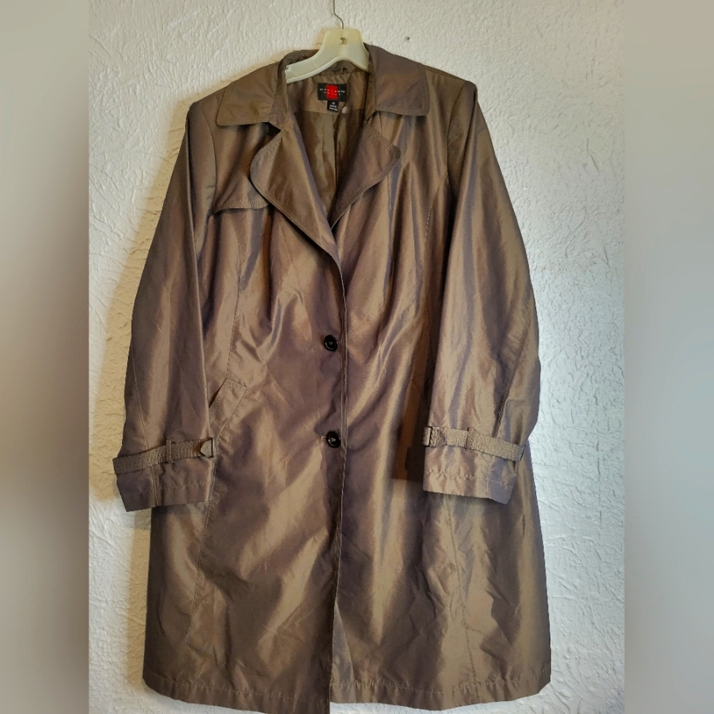 Galery woman trench coat